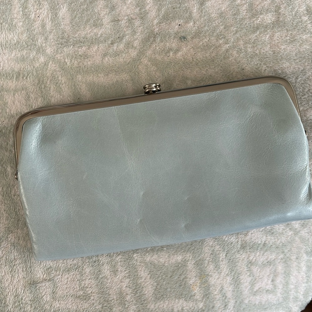 Beautiful Wallet clutch from hobo in a glazed leather blue